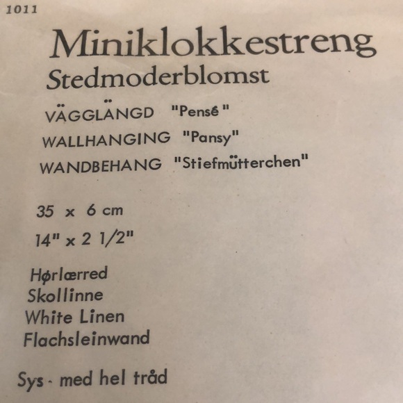 Miniklokkestreng Cross Stitch Kit Pansy Wallhanging 14x2.5” - Picture 2 of 5